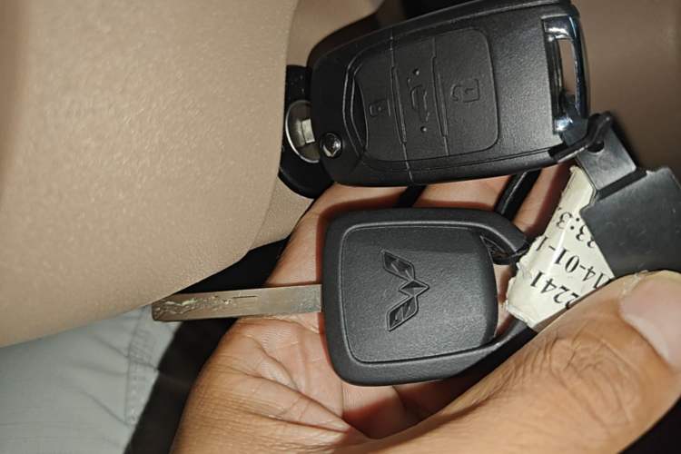 Used Wuling Hongguang MINIEV 2025 Four-Door Version Advanced Edition Vehicle Key