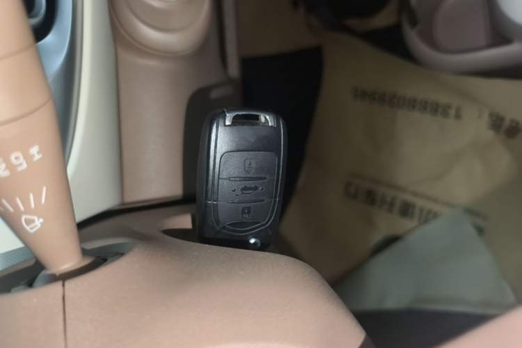 Used Wuling Hongguang MINIEV 2025 Four-Door Version Premium Edition Vehicle Key