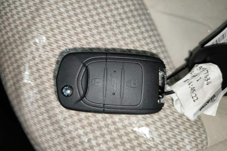 Used Wuling Hongguang MINIEV 2025 Four-Door Version Advanced Edition Vehicle Key