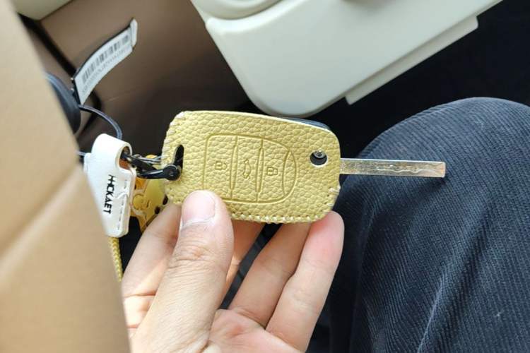 Used Wuling Hongguang MINIEV 2025 Four-Door Version Advanced Edition Vehicle Key