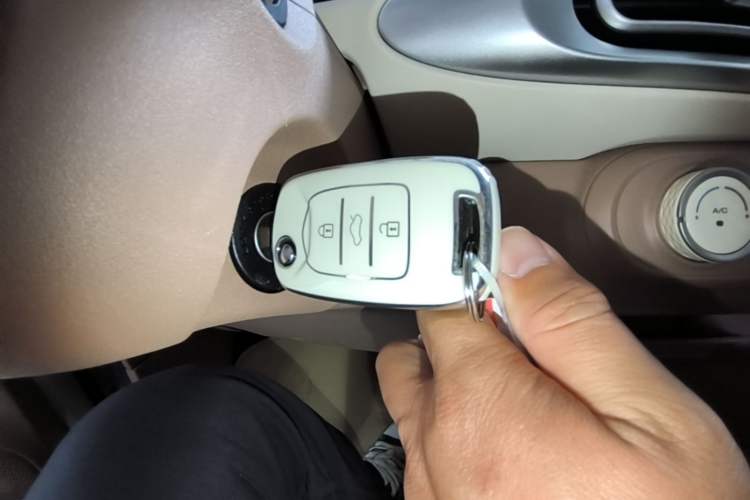 Used Wuling Hongguang MINIEV 2025 Four-Door Version Advanced Edition Vehicle Key