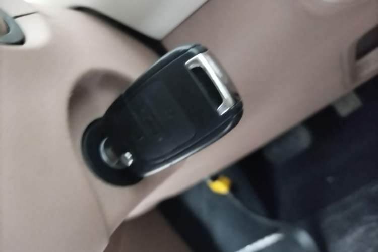 Used Wuling Hongguang MINIEV 2025 Four-Door Version Advanced Edition Vehicle Key