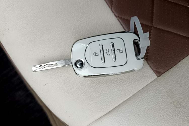 Used Wuling Hongguang MINIEV 2025 Four-Door Version Advanced Edition Vehicle Key