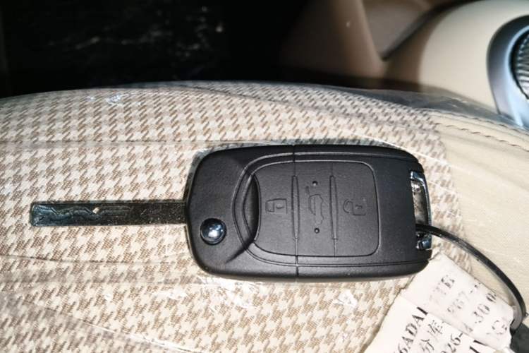 Used Wuling Hongguang MINIEV 2025 Four-Door Version Advanced Edition Vehicle Key
