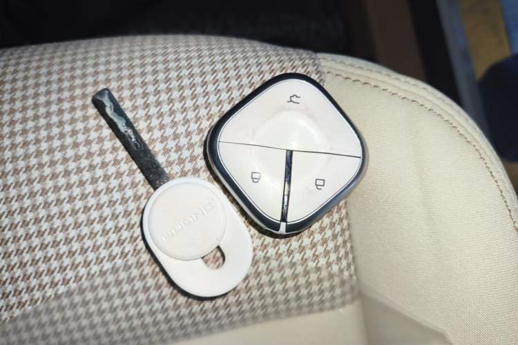 Used Wuling Hongguang MINIEV 2025 Four-Door Version Premium Edition Vehicle Key