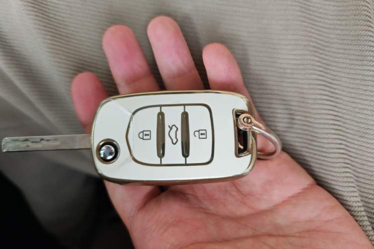 Used Wuling Hongguang MINIEV 2025 Four-Door Version Advanced Edition Vehicle Key