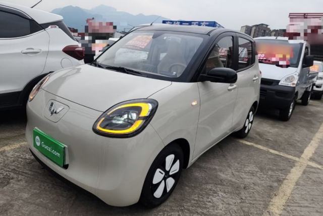 Ojetý Wuling Hongguang MINIEV 2025 Four-Door Version Zhenxiang+ Edition