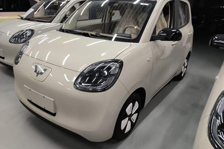 Used Wuling Hongguang MINIEV 2025 Four-Door Version Advanced Edition Guazi used car, China used car export, Used car for sale, Used cars, Cheapest cars for sale