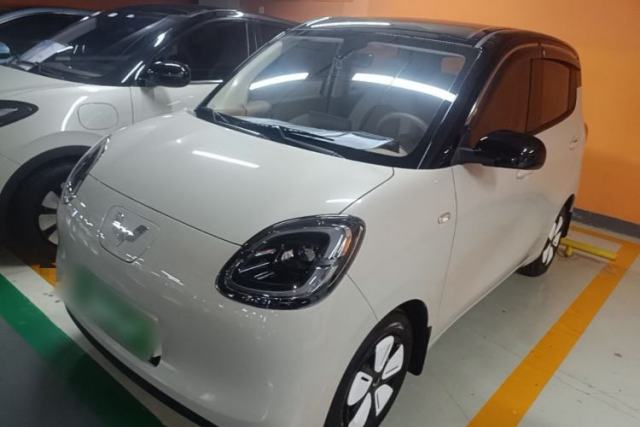 Ojetý Wuling Hongguang MINIEV 2025 Four-Door Version Premium Edition