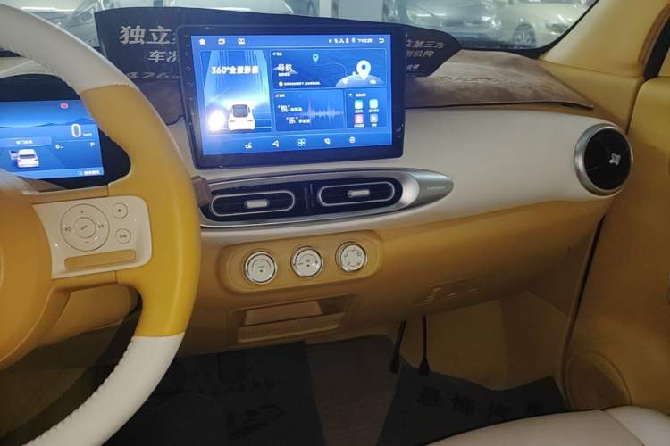 Used Wuling Hongguang MINIEV 2025 Four-Door Version Zhenxiang+ Edition Audio And AC Panel
