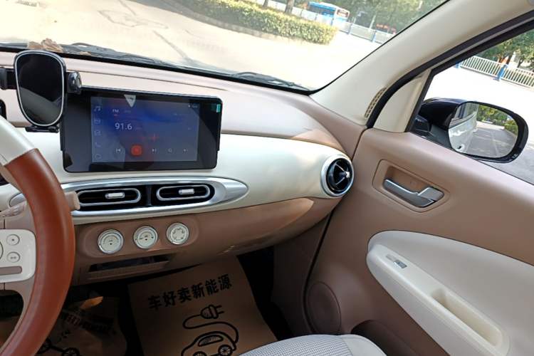 Used Wuling Hongguang MINIEV 2025 Four-Door Version Zhenxiang+ Edition Audio And AC Panel