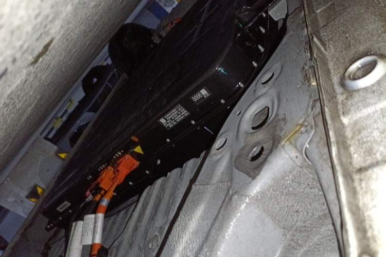 Used Wuling Hongguang MINIEV 2025 Four-Door Version Advanced Edition Chassis Front Right