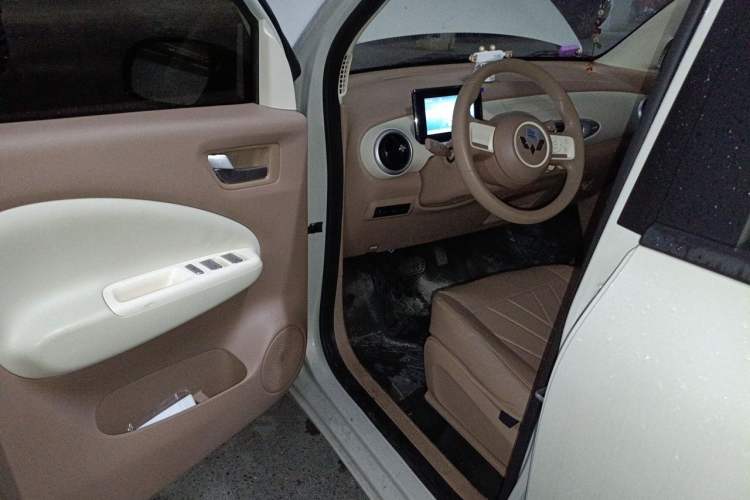 Used Wuling Hongguang MINIEV 2025 Four-Door Version Advanced Edition Driver Seat