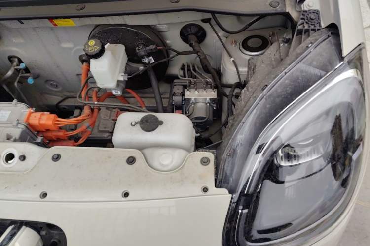 Used Wuling Hongguang MINIEV 2025 Four-Door Version Zhenxiang+ Edition Engine Bay Left
