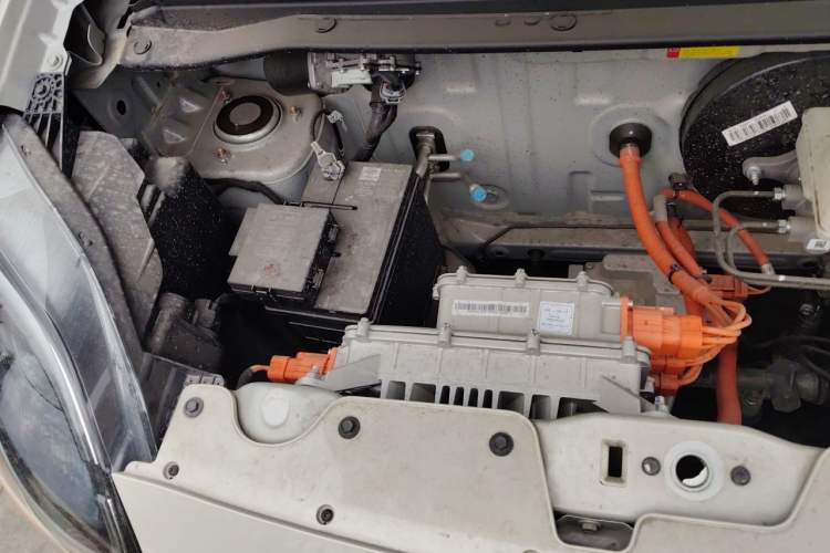 Used Wuling Hongguang MINIEV 2025 Four-Door Version Zhenxiang+ Edition Engine Bay Right