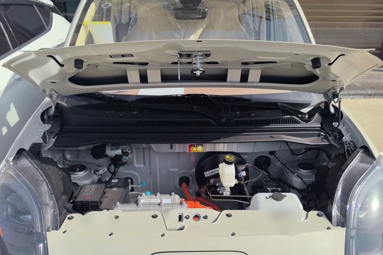 Used Wuling Hongguang MINIEV 2025 Four-Door Version Advanced Edition Engine Bay