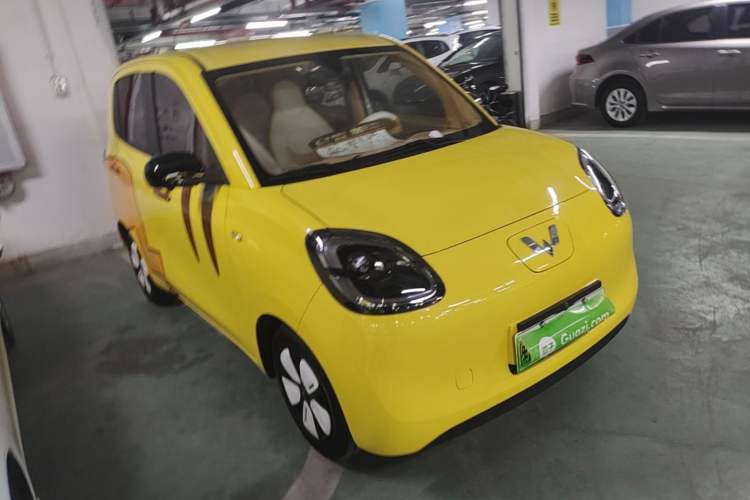Used Wuling Hongguang MINIEV 2025 Four-Door Version Zhenxiang+ Edition Front Right 45 Deg