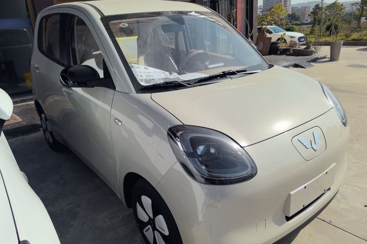 Used Wuling Hongguang MINIEV 2025 Four-Door Version Advanced Edition Front Right 45 Deg