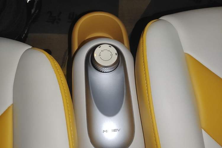 Used Wuling Hongguang MINIEV 2025 Four-Door Version Zhenxiang+ Edition Gear Lever