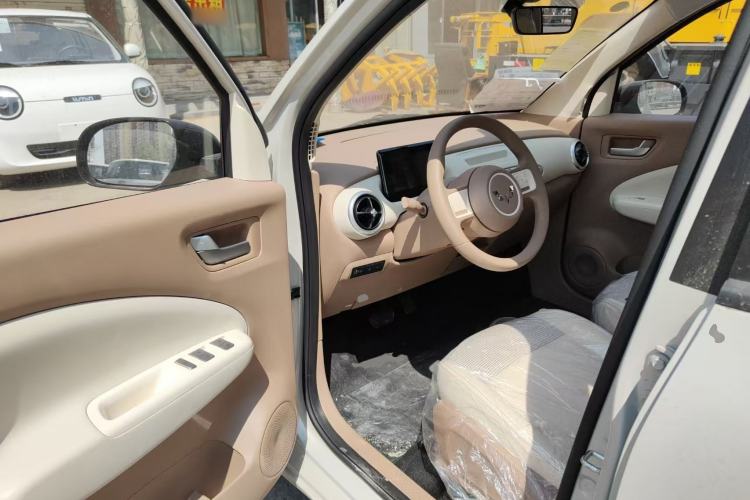 Used Wuling Hongguang MINIEV 2025 Four-Door Version Advanced Edition Left Front Seat