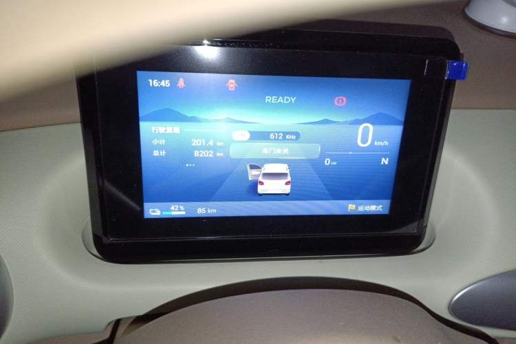 Used Wuling Hongguang MINIEV 2025 Four-Door Version Advanced Edition Odometer Close Up