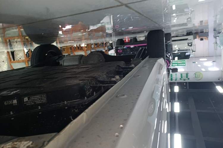 Used Wuling Hongguang MINIEV 2025 Four-Door Version 301km Zhenxiang+ Model Right Side Sill