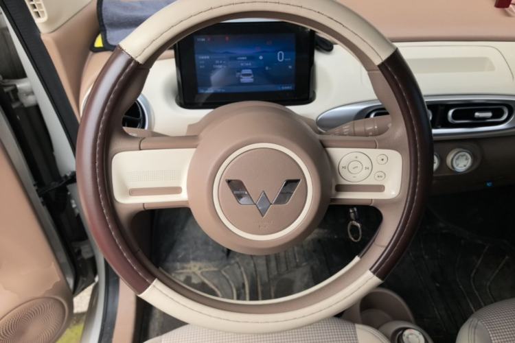Used Wuling Hongguang MINIEV 2025 Four-Door Version Advanced Edition Steering Wheel