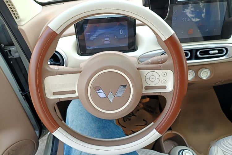 Used Wuling Hongguang MINIEV 2025 Four-Door Version Zhenxiang+ Edition Steering Wheel