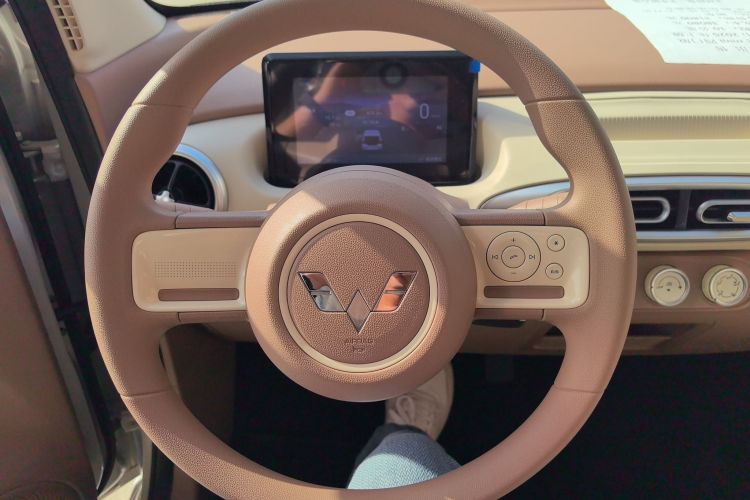 Used Wuling Hongguang MINIEV 2025 Four-Door Version Advanced Edition Steering Wheel