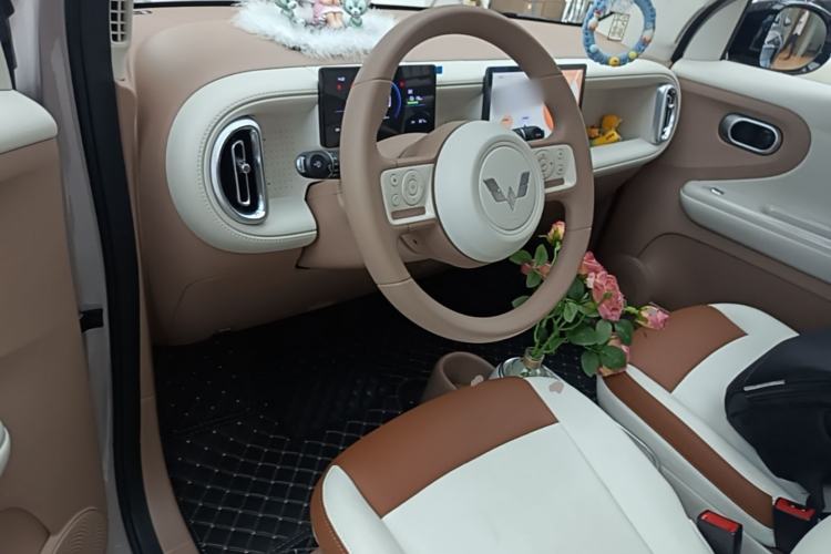 Used Wuling Hongguang MINIEV 2026 Model Fifth Generation, 301km Deluxe Edition Center Console