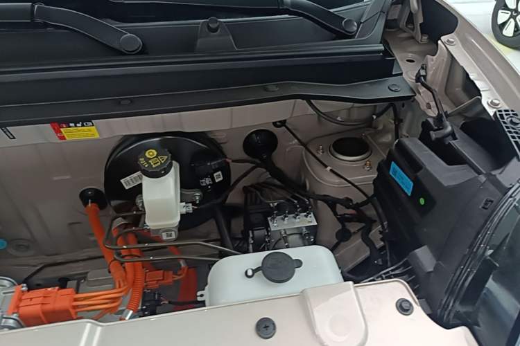 Used Wuling Hongguang MINIEV 2026 Model Fifth Generation, 301km Deluxe Edition Engine Bay Left