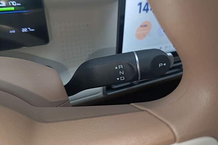 Used Wuling Hongguang MINIEV 2026 Model Fifth Generation, 301km Deluxe Edition Gear Lever