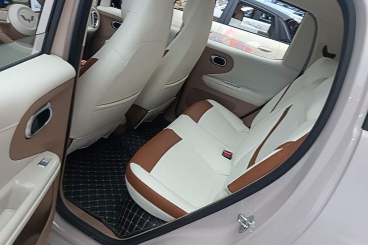 Used Wuling Hongguang MINIEV 2026 Model Fifth Generation, 301km Deluxe Edition Left Rear Seat
