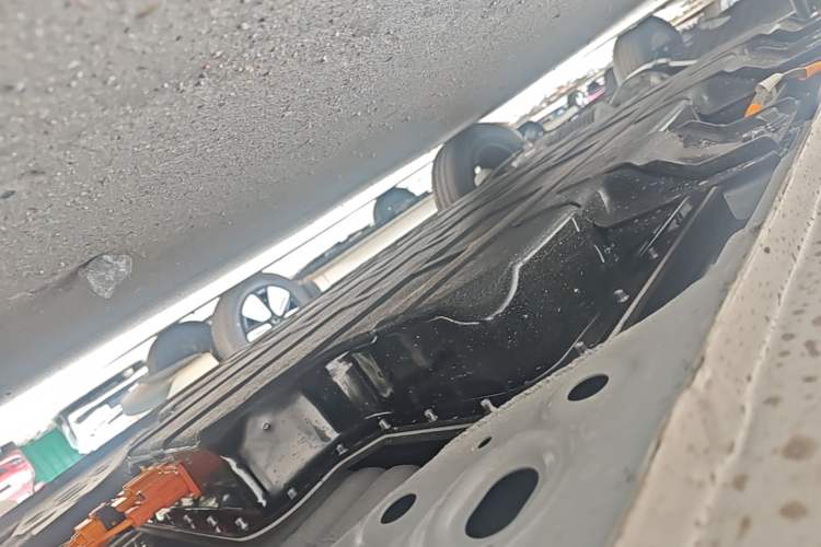 Used Wuling Hongguang MINIEV 2026 Model Fifth Generation, 301km Deluxe Edition Chassis Front Right