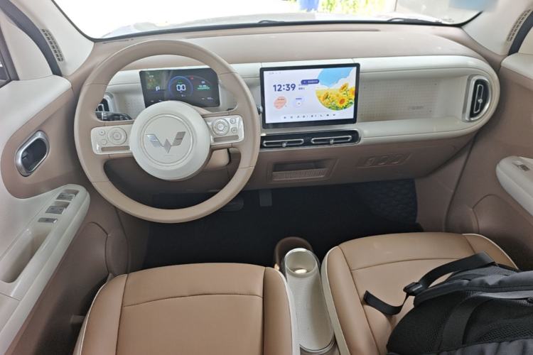 Used Wuling Hongguang MINIEV 2026 Model Fifth Generation, 301km Deluxe Edition Center Console