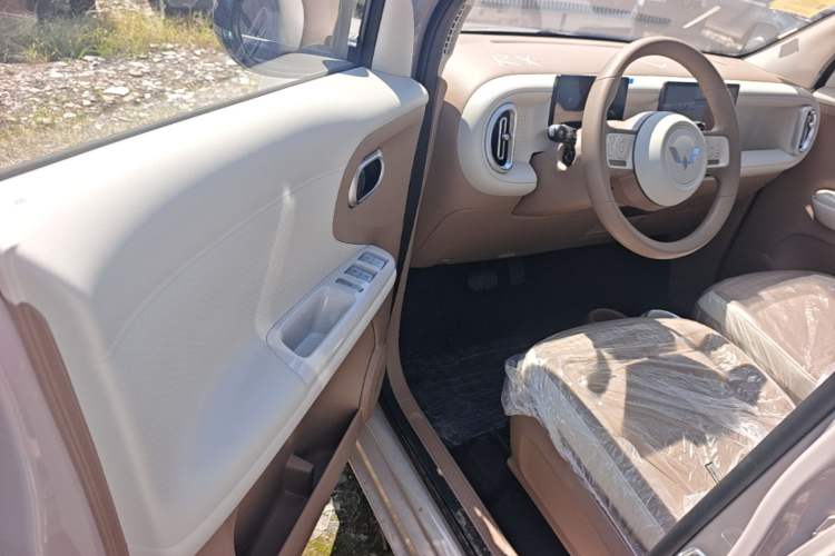 Used Wuling Hongguang MINIEV 2026 Model Fifth Generation, 205km Deluxe Edition Driver Seat