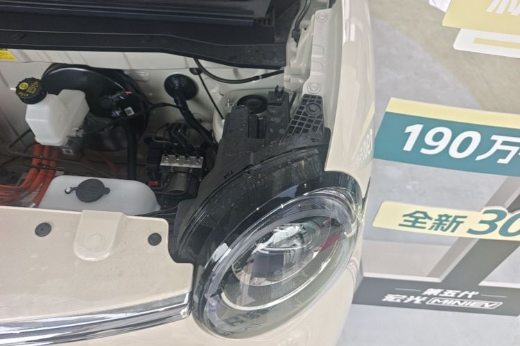 Used Wuling Hongguang MINIEV 2026 Model Fifth Generation, 301km Deluxe Edition Engine Bay Left