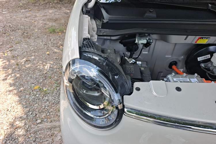 Used Wuling Hongguang MINIEV 2026 Model Fifth Generation, 301km Deluxe Edition Engine Bay Right