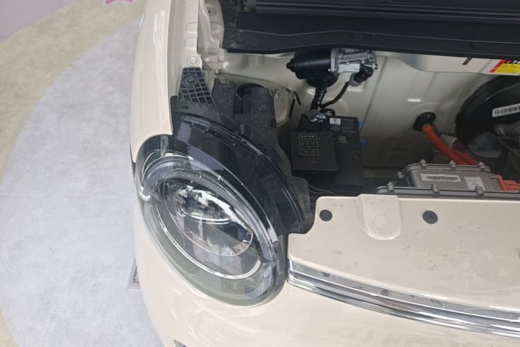 Used Wuling Hongguang MINIEV 2026 Model Fifth Generation, 301km Deluxe Edition Engine Bay Right