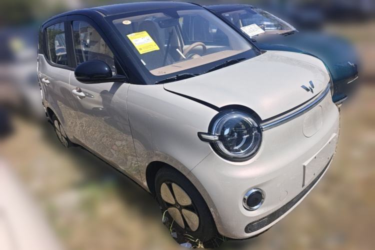 Used Wuling Hongguang MINIEV 2026 Model Fifth Generation, 205km Deluxe Edition Front Right 45 Deg
