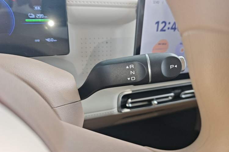 Used Wuling Hongguang MINIEV 2026 Model Fifth Generation, 301km Deluxe Edition Gear Lever