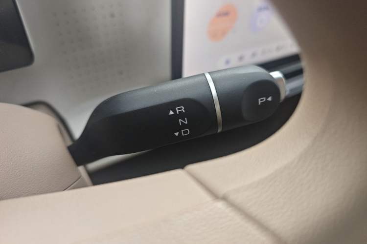 Used Wuling Hongguang MINIEV 2026 Model Fifth Generation, 301km Deluxe Edition Gear Lever