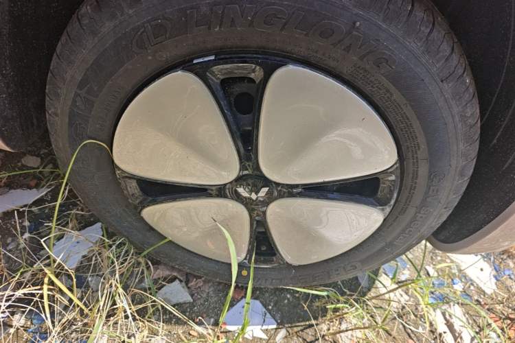 Used Wuling Hongguang MINIEV 2026 Model Fifth Generation, 205km Deluxe Edition Right Front Wheel Hub