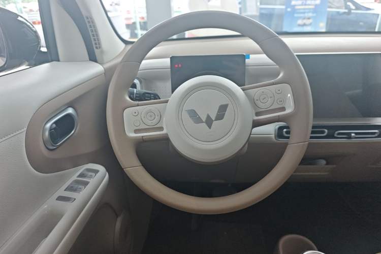 Used Wuling Hongguang MINIEV 2026 Model Fifth Generation, 301km Deluxe Edition Steering Wheel