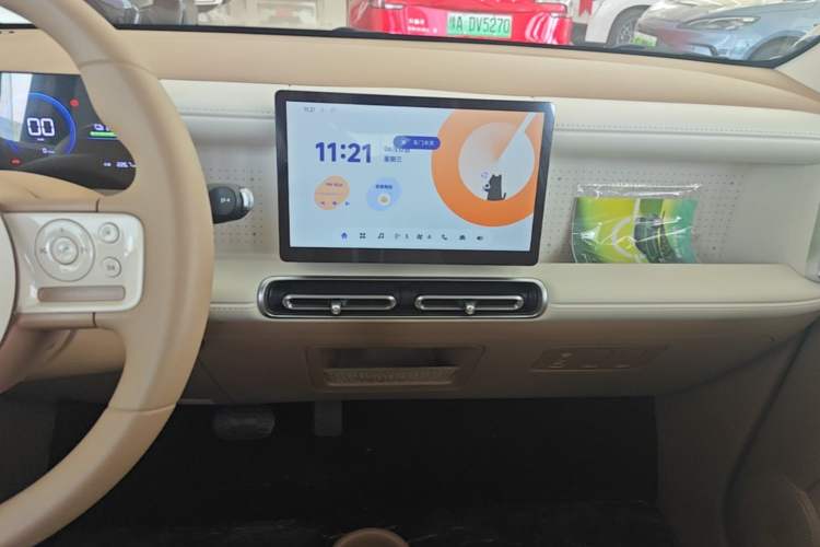 Used Wuling Hongguang MINIEV 2026 Model Fifth Generation, 301km Deluxe Edition Audio And AC Panel