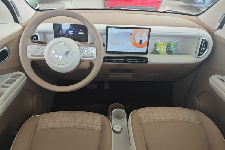 Used Wuling Hongguang MINIEV 2026 Model Fifth Generation, 301km Deluxe Edition Center Console