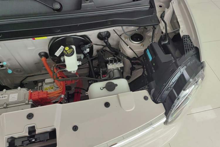 Used Wuling Hongguang MINIEV 2026 Model Fifth Generation, 301km Deluxe Edition Engine Bay Left