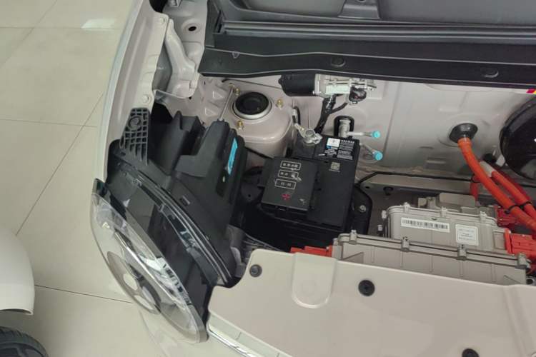 Used Wuling Hongguang MINIEV 2026 Model Fifth Generation, 301km Deluxe Edition Engine Bay Right