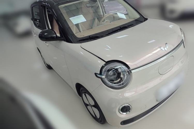 Used Wuling Hongguang MINIEV 2026 Model Fifth Generation, 301km Deluxe Edition Front Right 45 Deg
