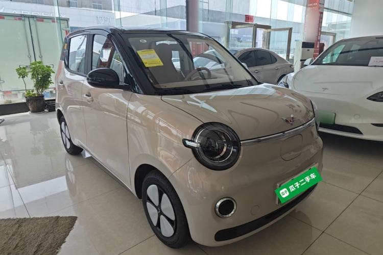 Used Wuling Hongguang MINIEV 2026 Model Fifth Generation, 301km Deluxe Edition Front Right 45 Deg